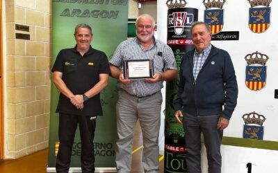 El bádminton aragonés rinde homenaje a Pepe Gracia.