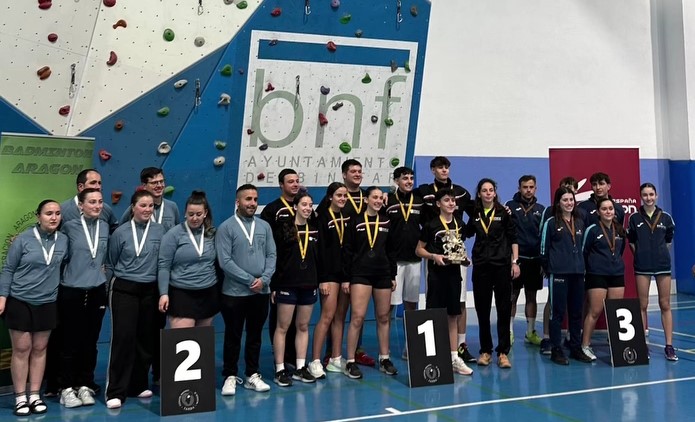 Bádminton Huesca se alza con la victoria en la Aragón-Liga Nacional de Clubes 2ª Territorial 2025/2026.